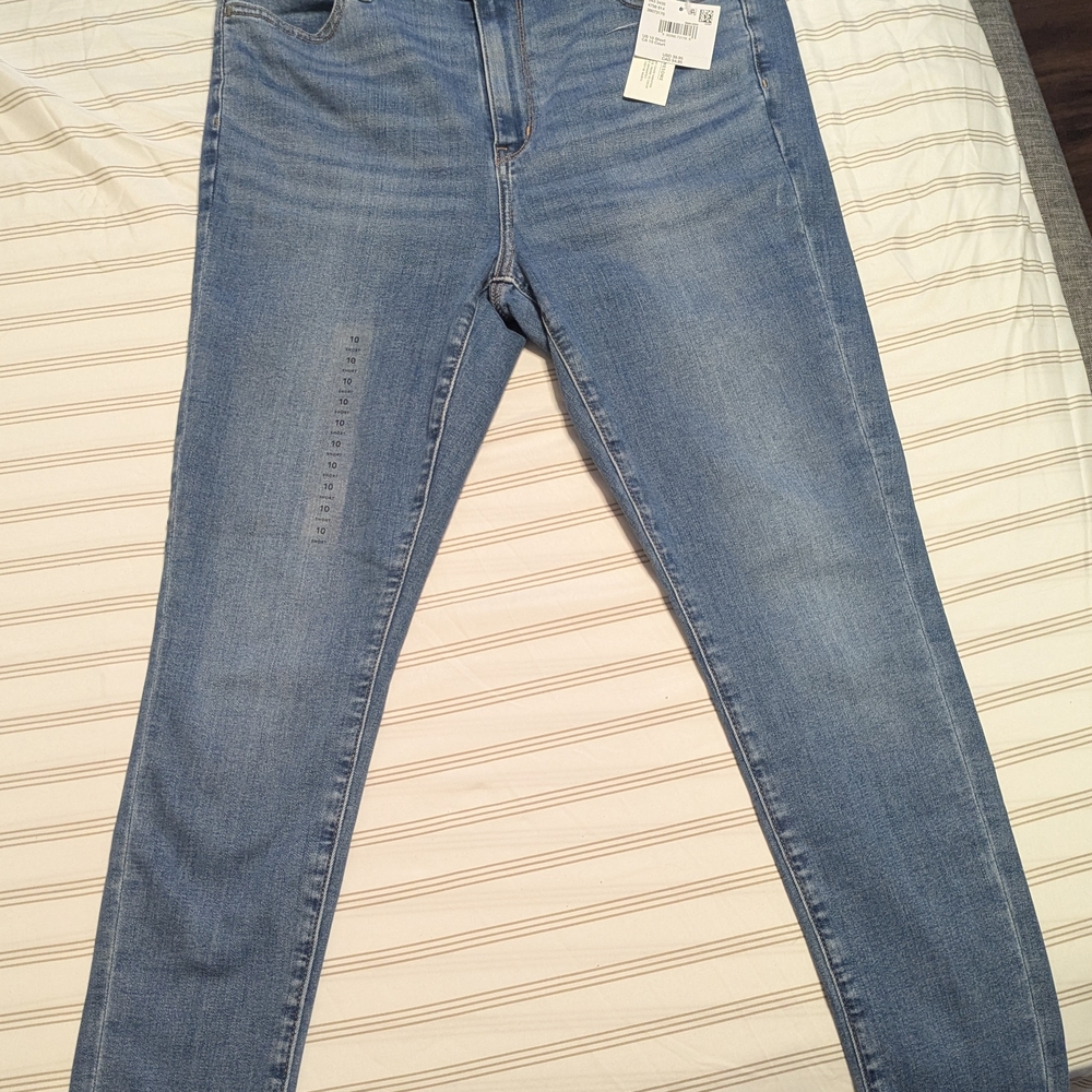 American Eagle Light Blue Jeans - Picture 2 of 6